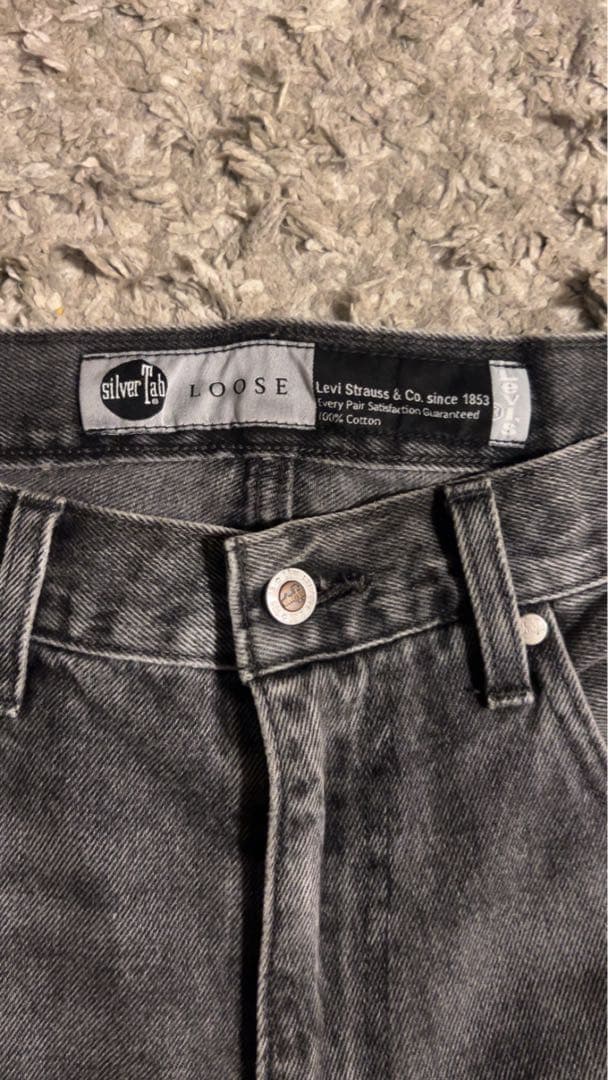 Levi's SilverTab ダークグレー W32 L30 ルーズ