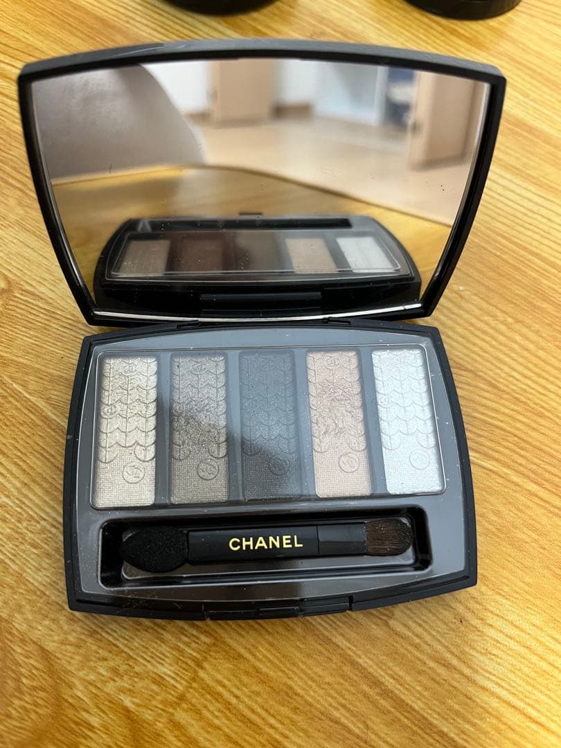 CHANEL アイシャドウパレット 新品