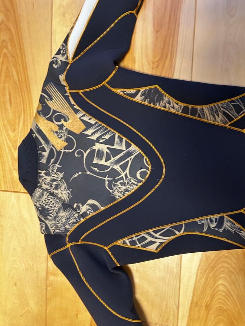 BILLABONG　Athlete ウェットスーツ 黒金デザイン