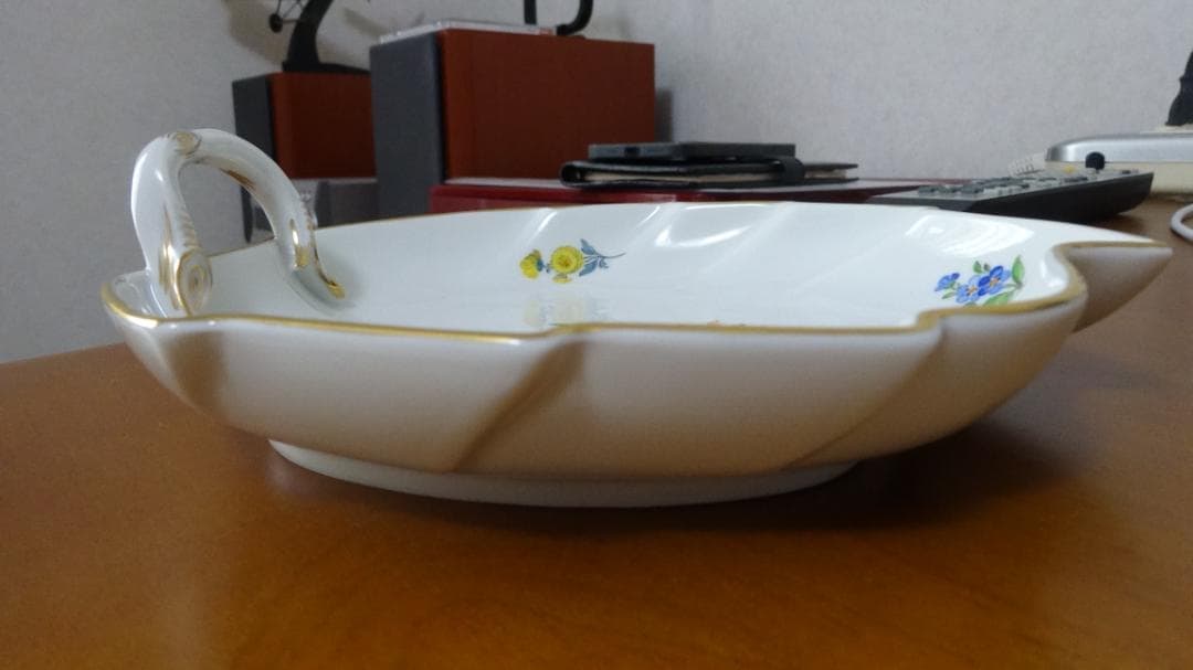 Meissen マイセン　手付き葉型プレート