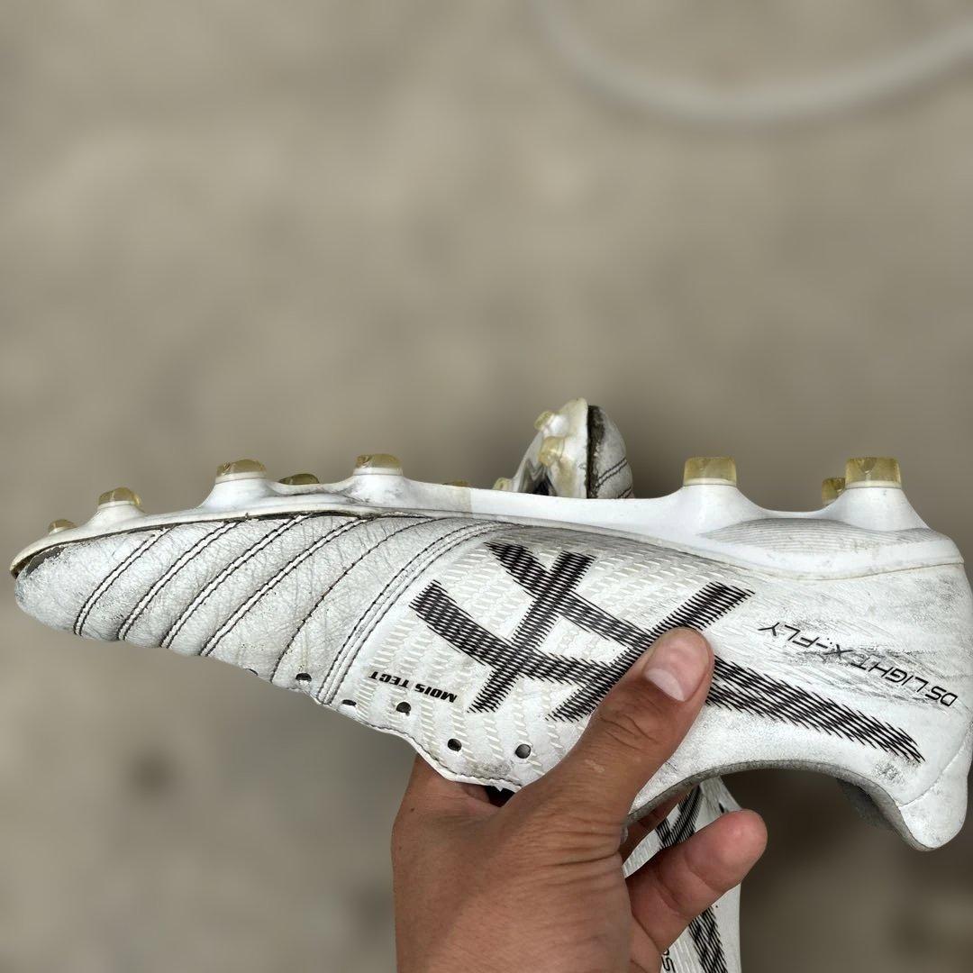 Asics DS LIGHT X-FLY サッカーシューズ