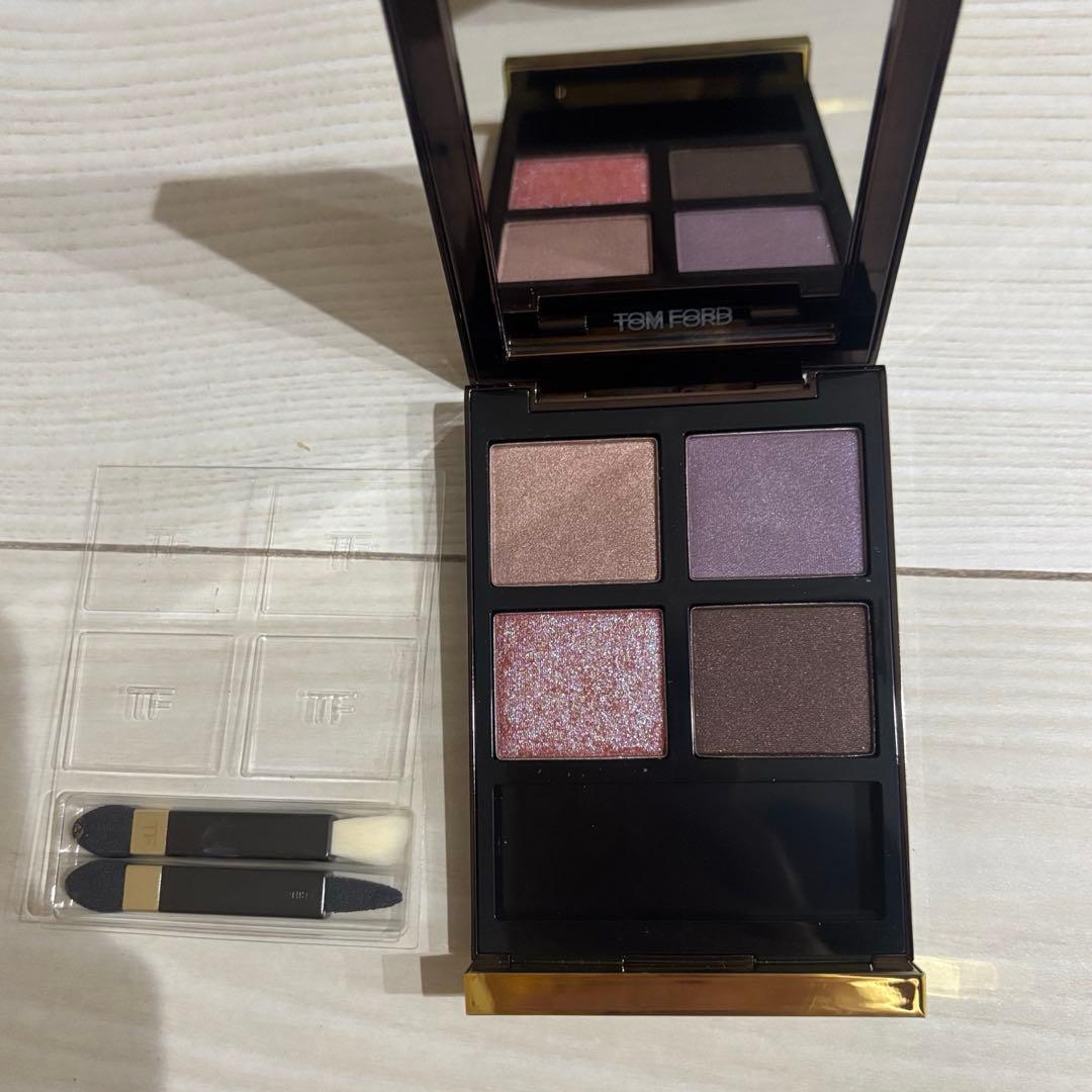 未使用　廃盤色 TOM FORD アイカラー クォード プリティベイビー