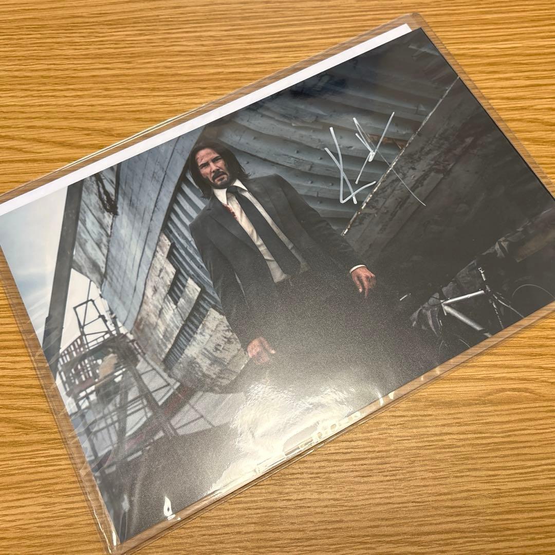 キアヌ・リーブス サイン入り写真 3枚セット　証明書付き