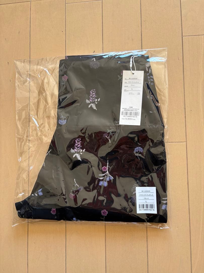 新品未使用【SUKALA】フラワーブーケレギンス　ブラックL