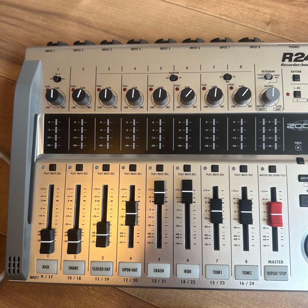 zoom r24 マルチトラックレコーダー ケース付き