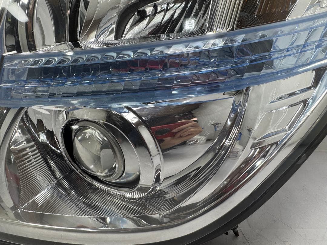 日産エルグランドE51 後期 HIDヘッドライ 左右セット 100-24852