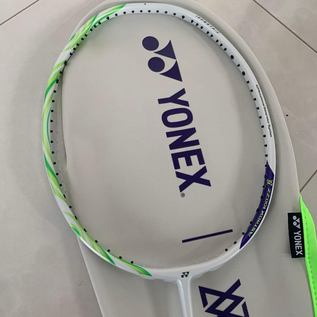 レア！新品未使用！YONEXアストロクス100zz va (4u6)