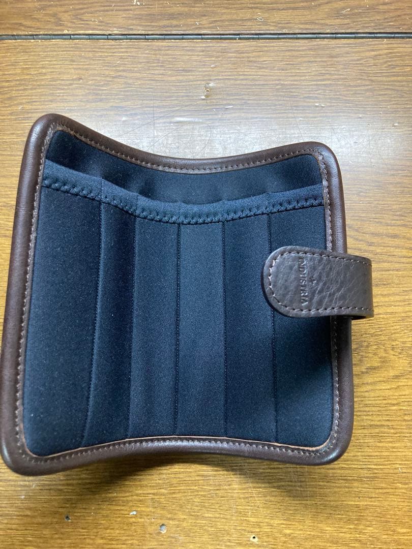 INDUSTRIA オムレット レザーペンケース　6本挿し(ブラウン)