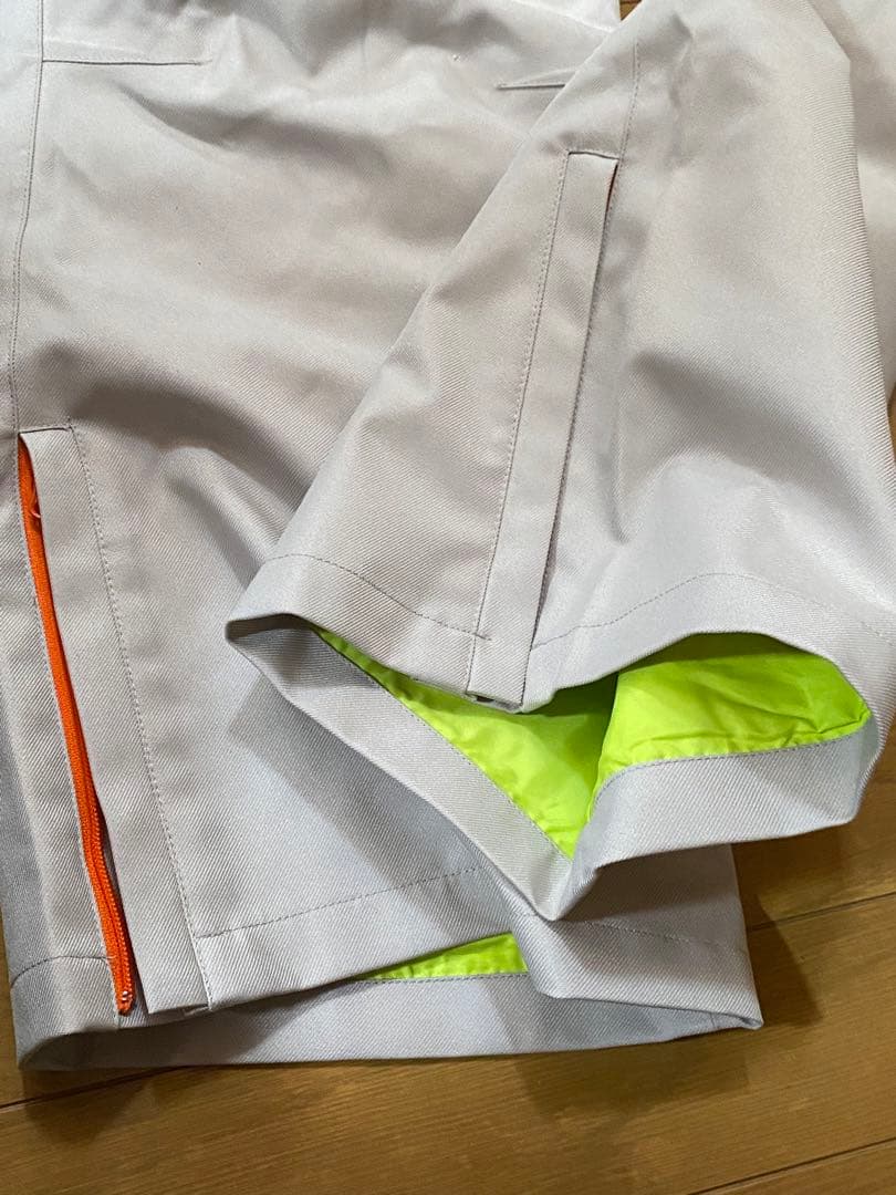 Ri⭐︎さま専用　超美品　ACT VERSION スノボ　スノーボード　ウェア　Ｍ