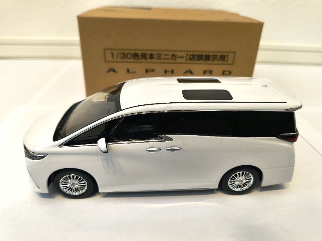 トヨタ 新型アルファード カラーサンプルミニカー 【箱付き非売品】