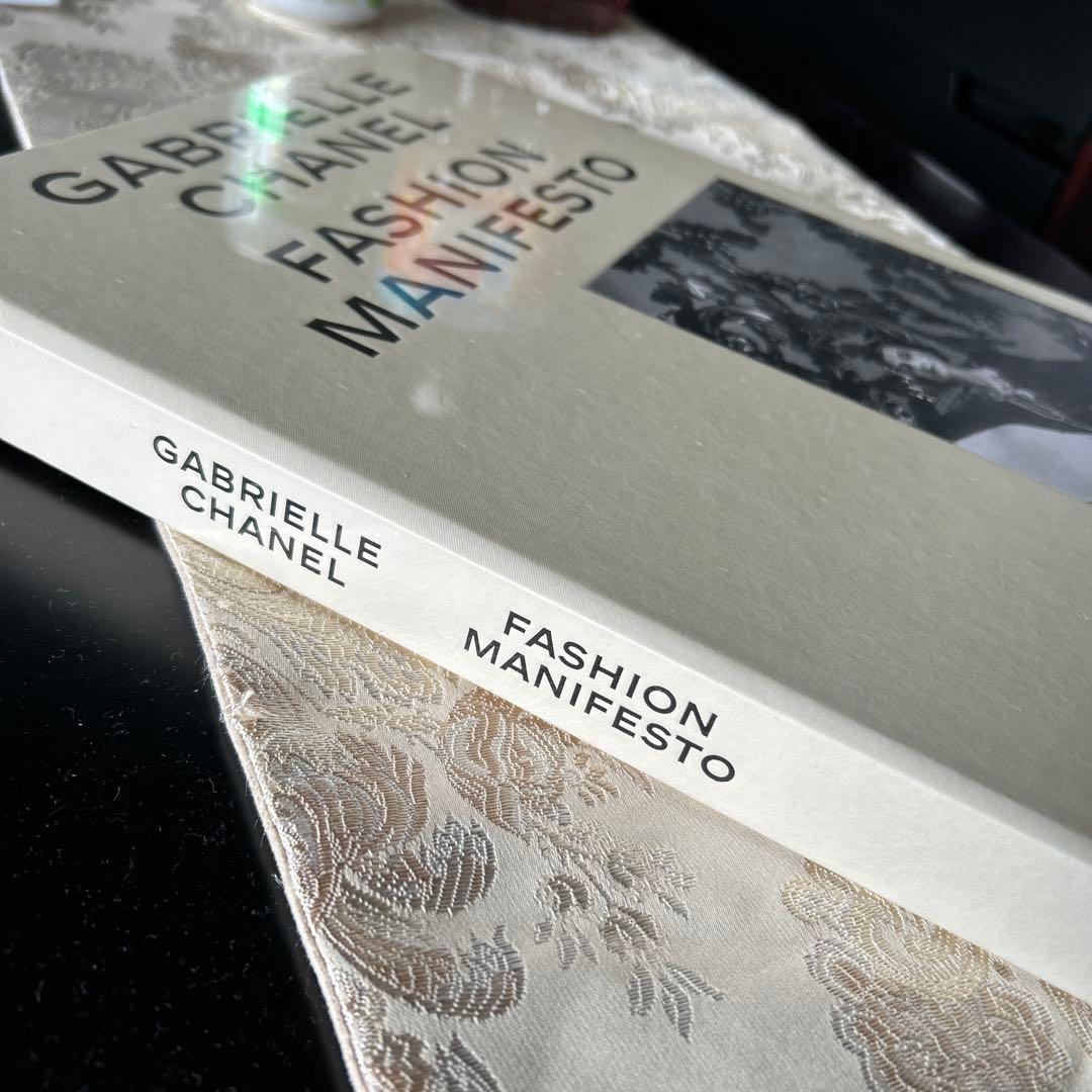 【未開封】シャネル（CHANEL） 洋書⭐️Fashion Manifesto