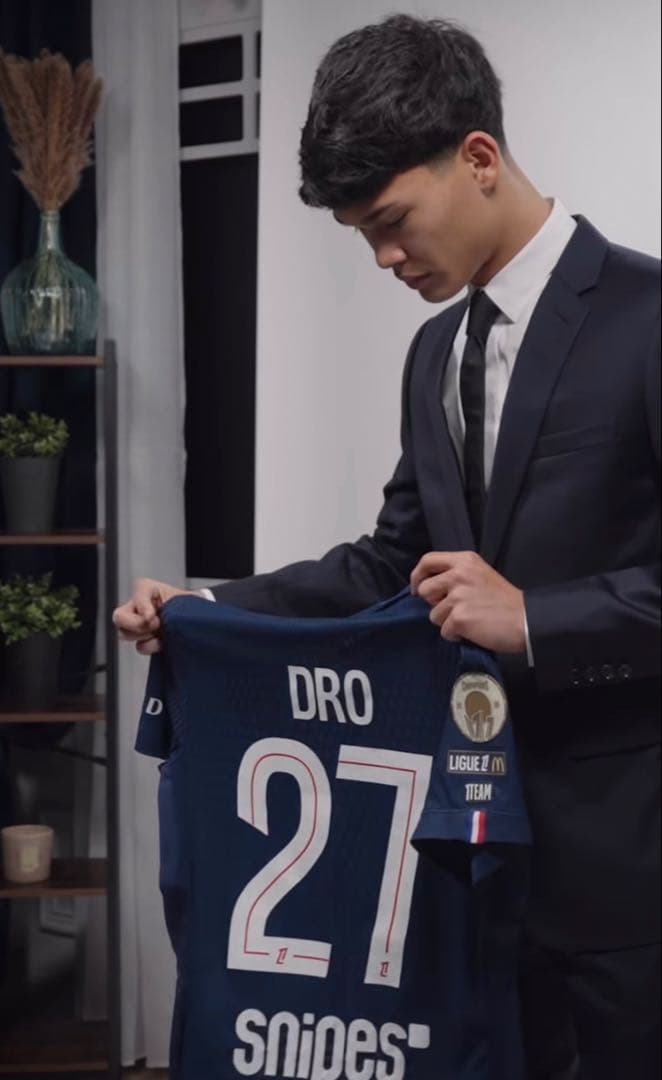 ドロ・フェルナンデス　PSG 25-26 ユニフォーム