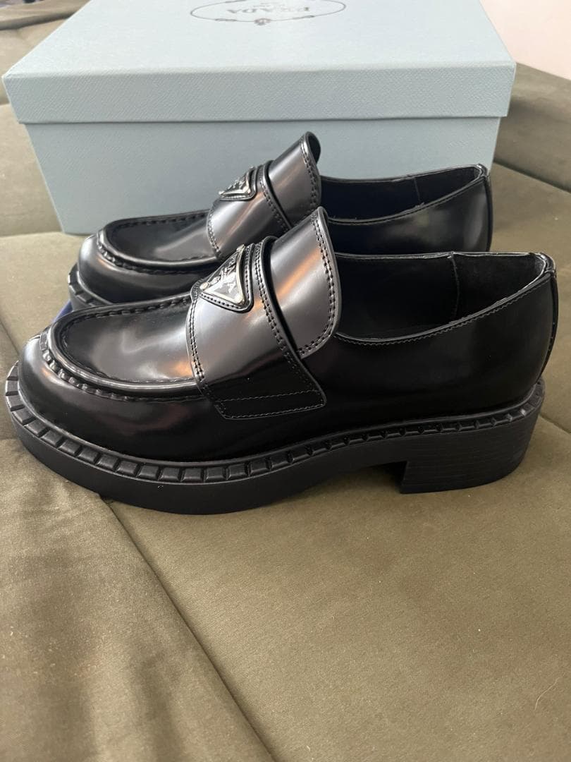 PRADA プラダ チョコレート ブラッシュドレザー ローファー
