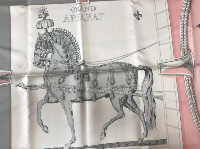 新品未使用 HERMÈS カレ 90 盛装の馬　紙タグ付