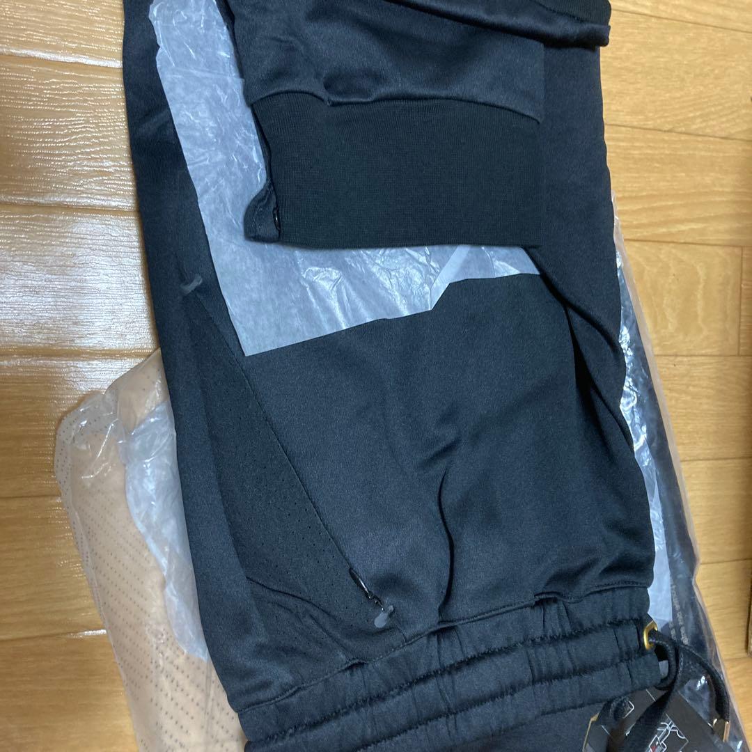 UFC Venum XL ブラック/ゴールド ウォークアウトパンツ