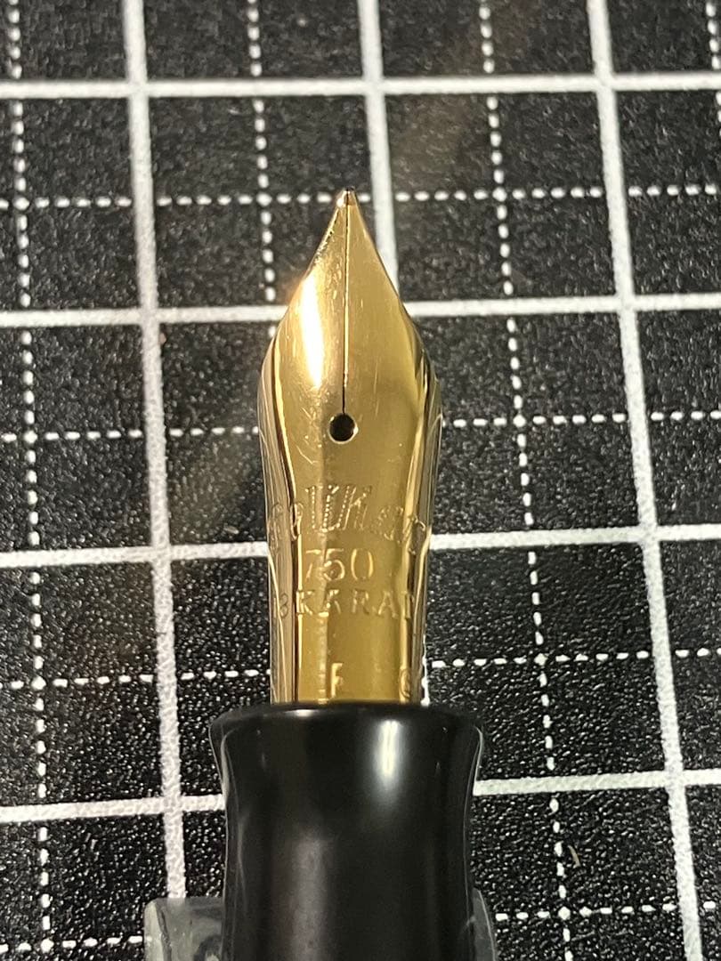 Pelikan ペリカン　1935 green F-nib