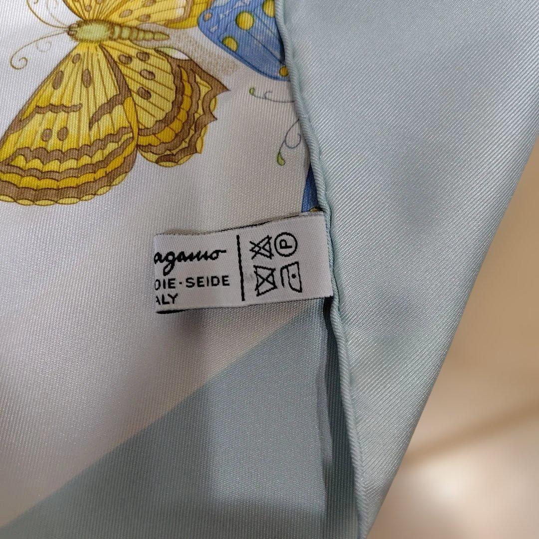 Salvatore Ferragamo 花と蝶のシルクスカーフ