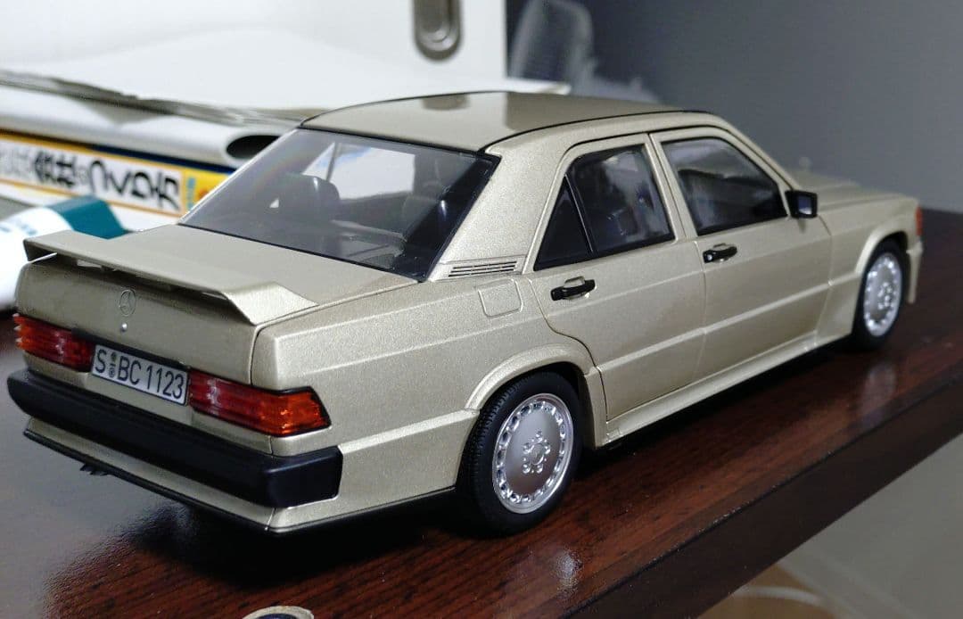 NOREV 1/18 Mercedes-Benz 190E 2.3-16 ノレブ