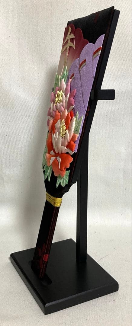 手作り押絵の羽子板『午年の牡丹』