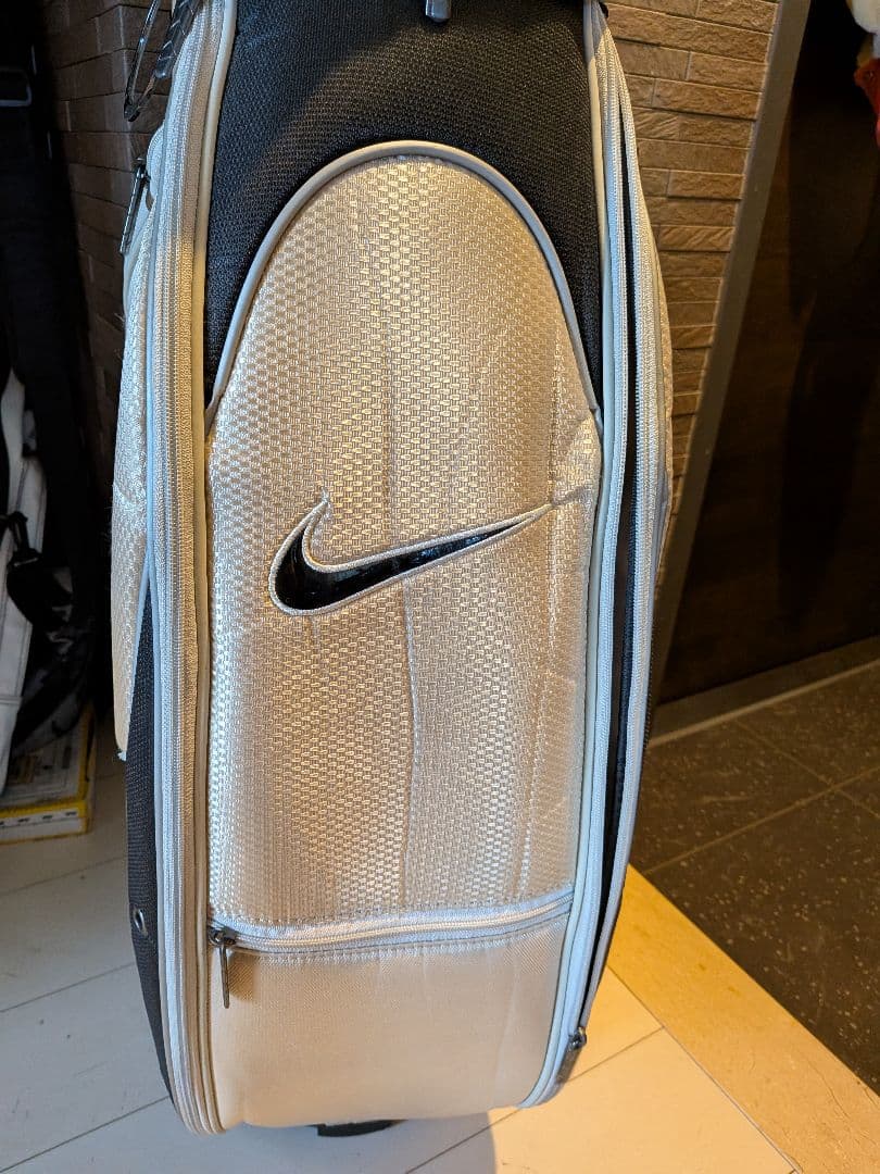 Nike ゴルフバッグ・キャディバッグ ベージュ/シルバー/ブラック
