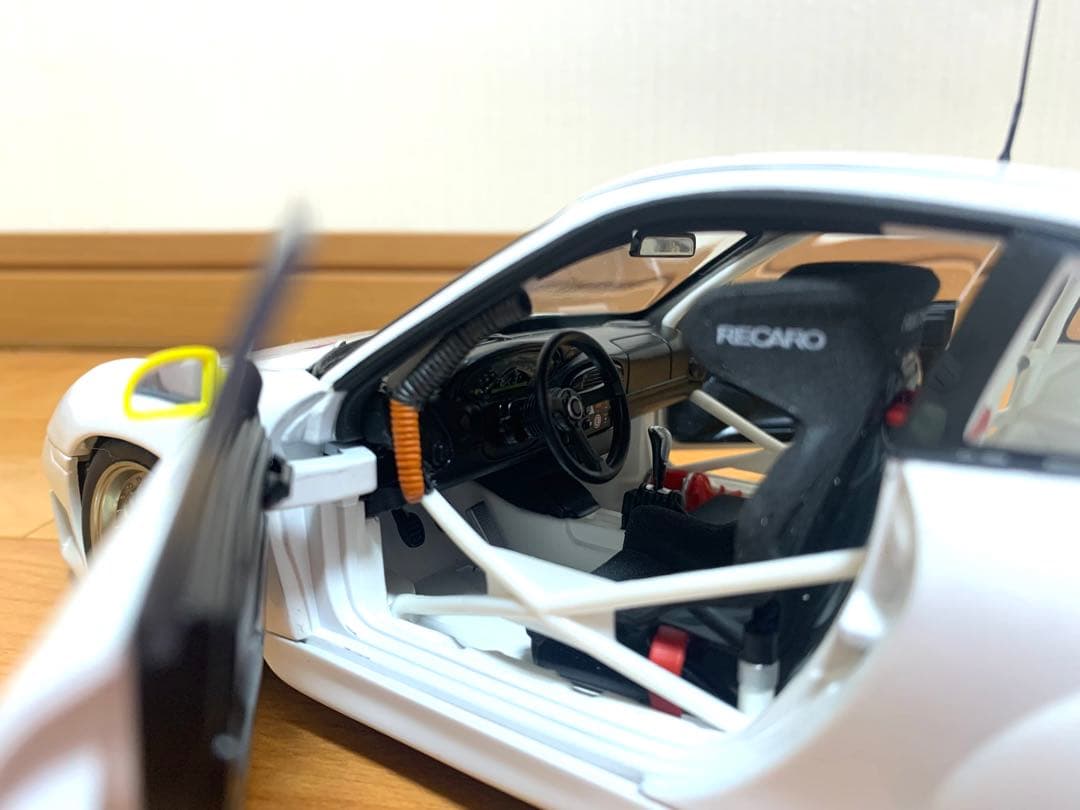 AUTOart ポルシェGT3R 1:18 ホワイトミニカー