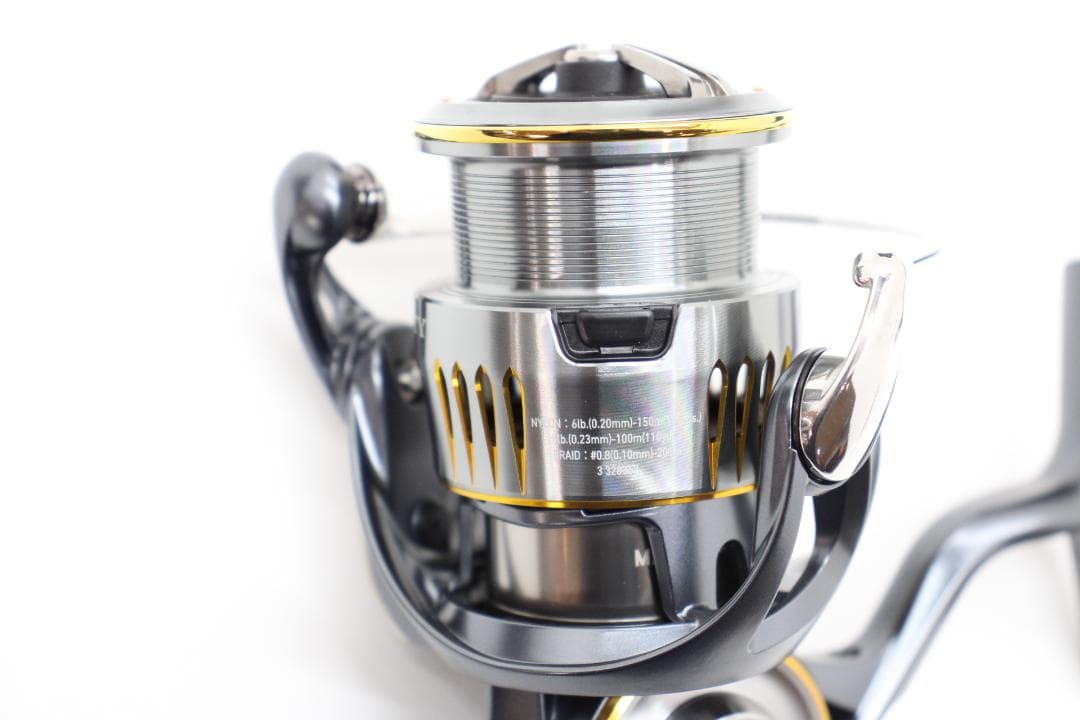 ダイワ 23 エアリティ PC LT2500-H 64-EY1001-16