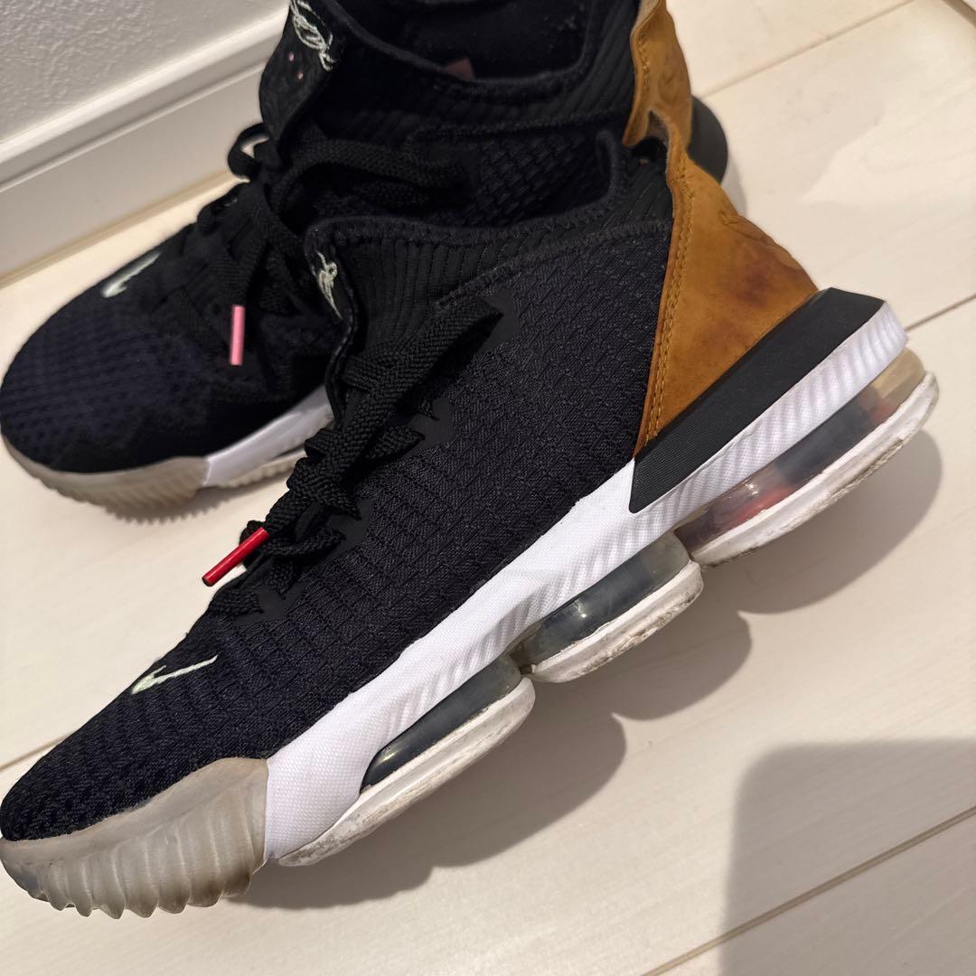 NIKE LEBRON XVI LOW レブロン16 26.5㎝　スニーカー