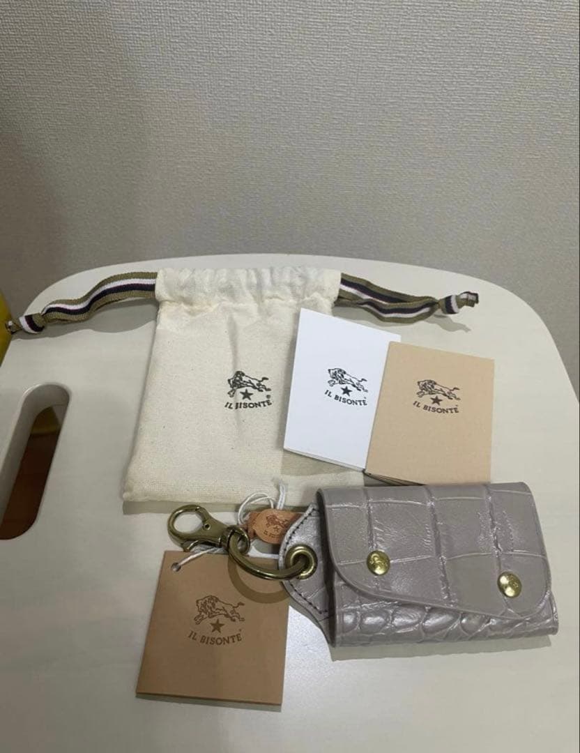 新品未使用‼️IL BISONTE グレー レザー キーケース