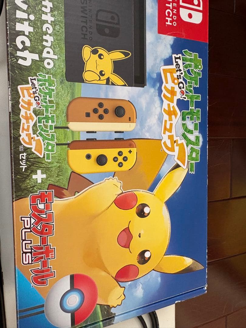 Nintendo Switch Pikachu Edition 本体