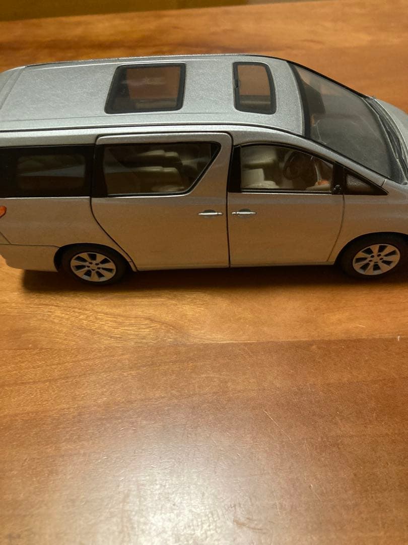 だ*く様 トヨタアルファード模型トミカ