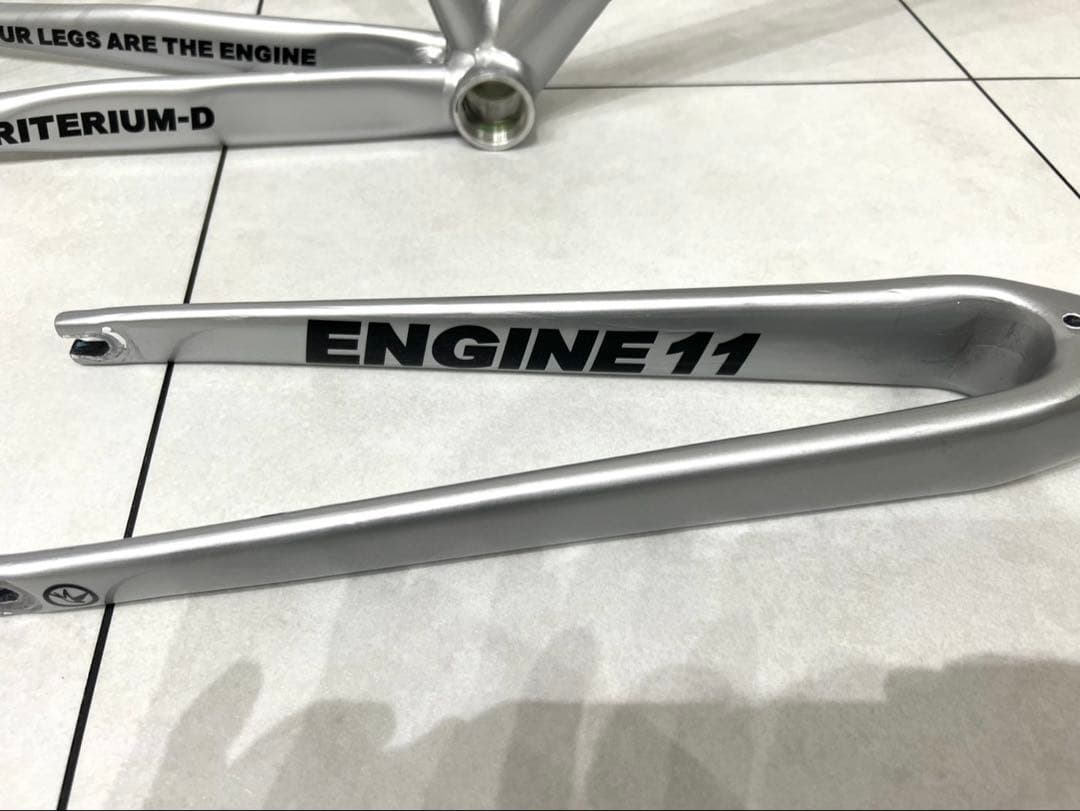 ピストアルミフレームENGINE11 CRIT-D カーボンフォーク　訳アリ品