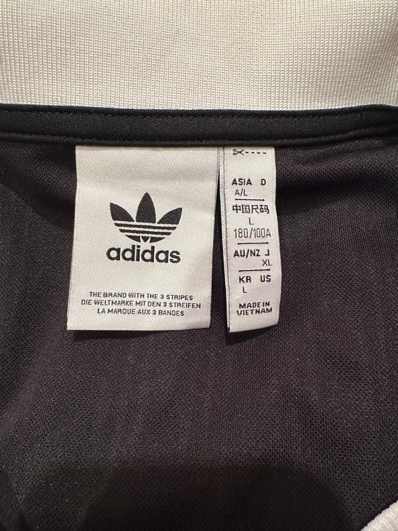 adidas ブラック サッカーTシャツ アディダス