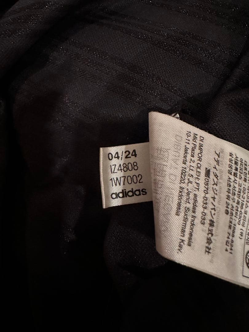 adidas ブラック サッカーTシャツ アディダス