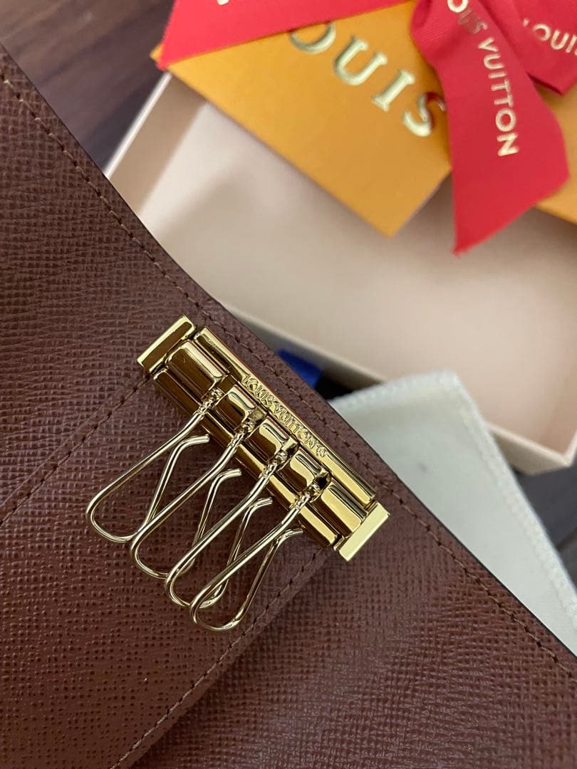 VUITTON キーケース
