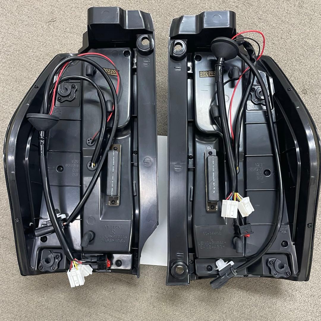訳あり未使用品 ダイハツ タントカスタムLA600流星ウインカーLEDテール