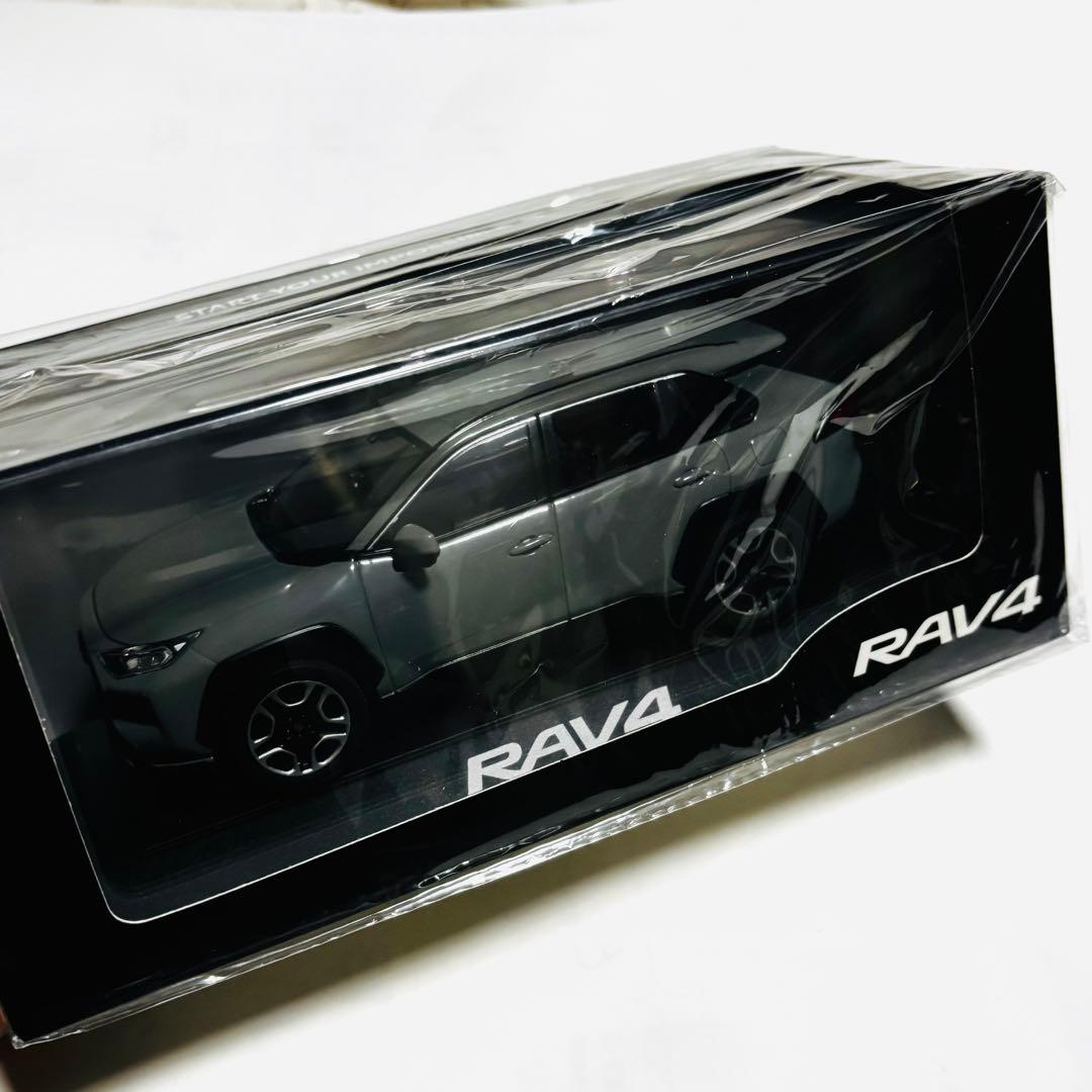 トヨタ RAV4 1/30 ミニカー アーバンカーキ 未開封 （前モデル）
