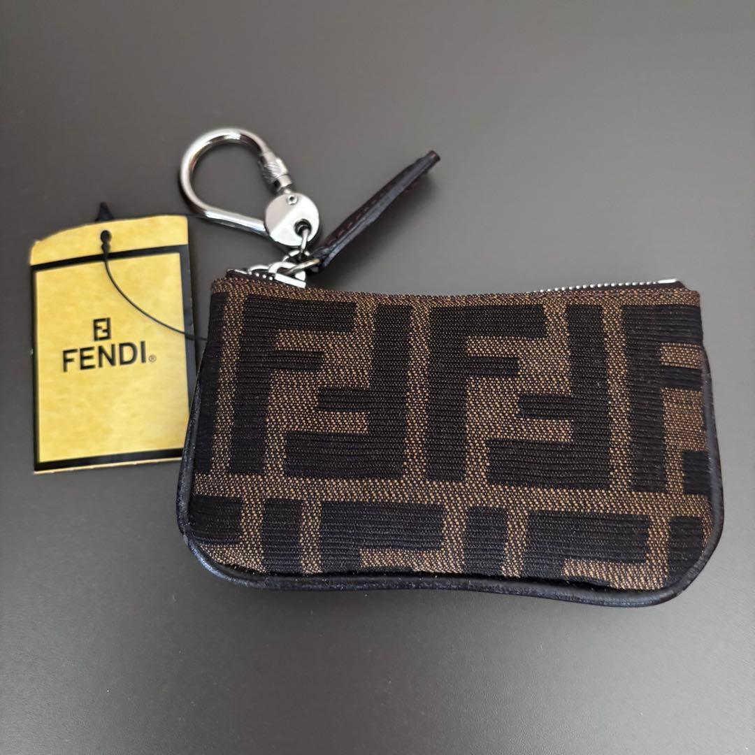 お値下げ！！新品未使用　FENDI ロゴ キーケース ズッカ　ブラウン/ブラック