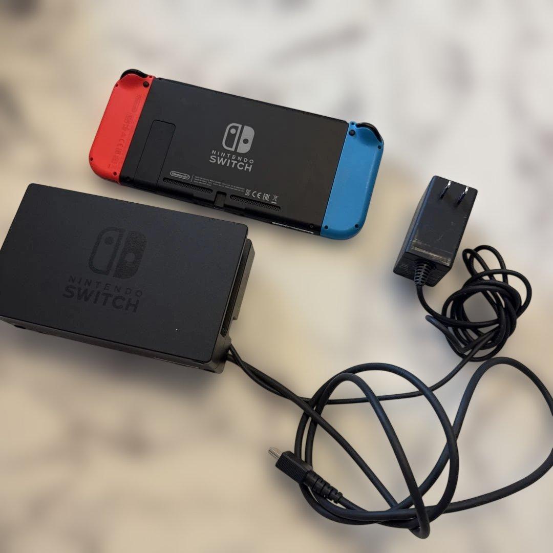 【ほぼ未使用】美品　Nintendo Switch 本体 青/赤