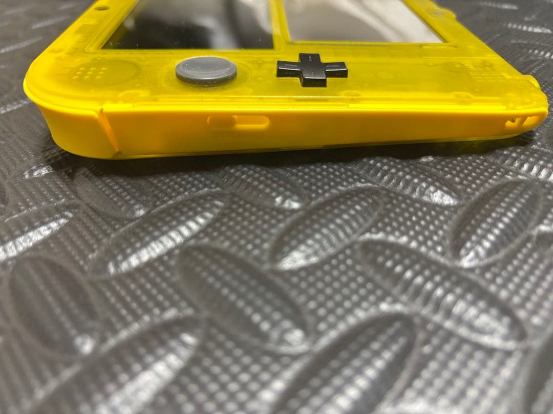 ニンテンドー ポケットモンスター ピカチュウ 2DS本体　任天堂
