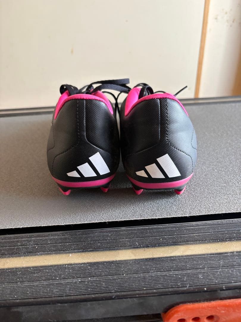 adidas サッカーシューズ スパイク ブラック/ピンク