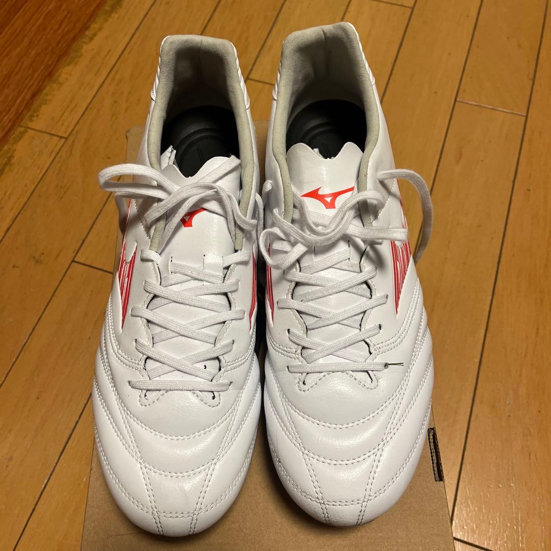 Mizuno Monarcida NEO ホワイト/レッド FG 27.5㎝