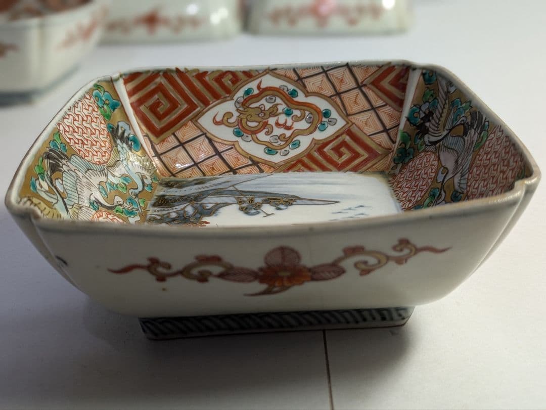 古伊万里、有田焼、富右衛門作、『色絵二方窓絵龍鶴文見込染付金彩山水文角皿』、5客