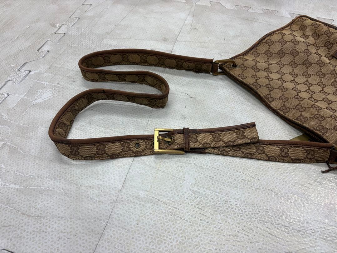 GUCCI ショルダーバッグ 男女兼用 斜めがけ