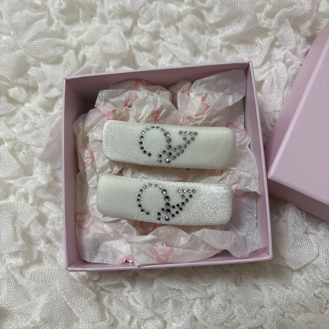 the virgins bijou V velvet hair pin ヘアピン