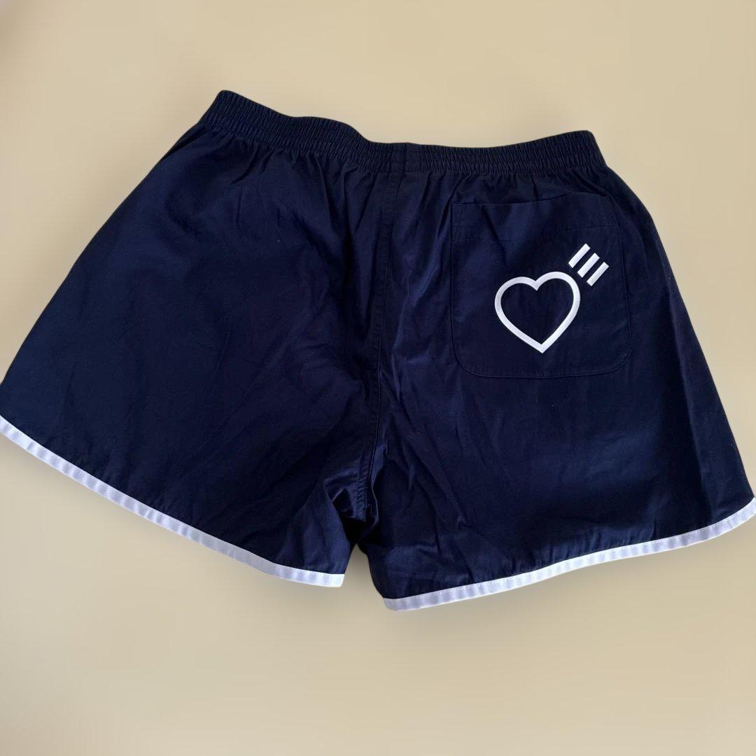 adidas ハートロゴ ショートパンツ