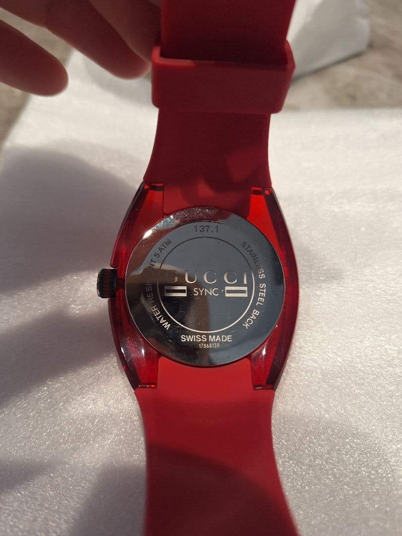 【訳あり品】GUCCI SYNC137.1 アウトレット 時計 レッド