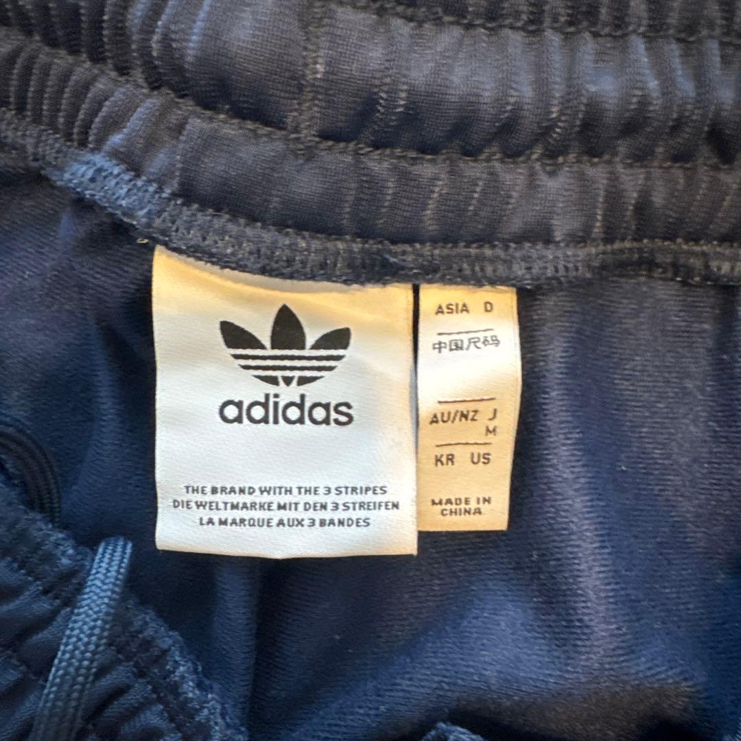 adidas ネイビー ジャージパンツ