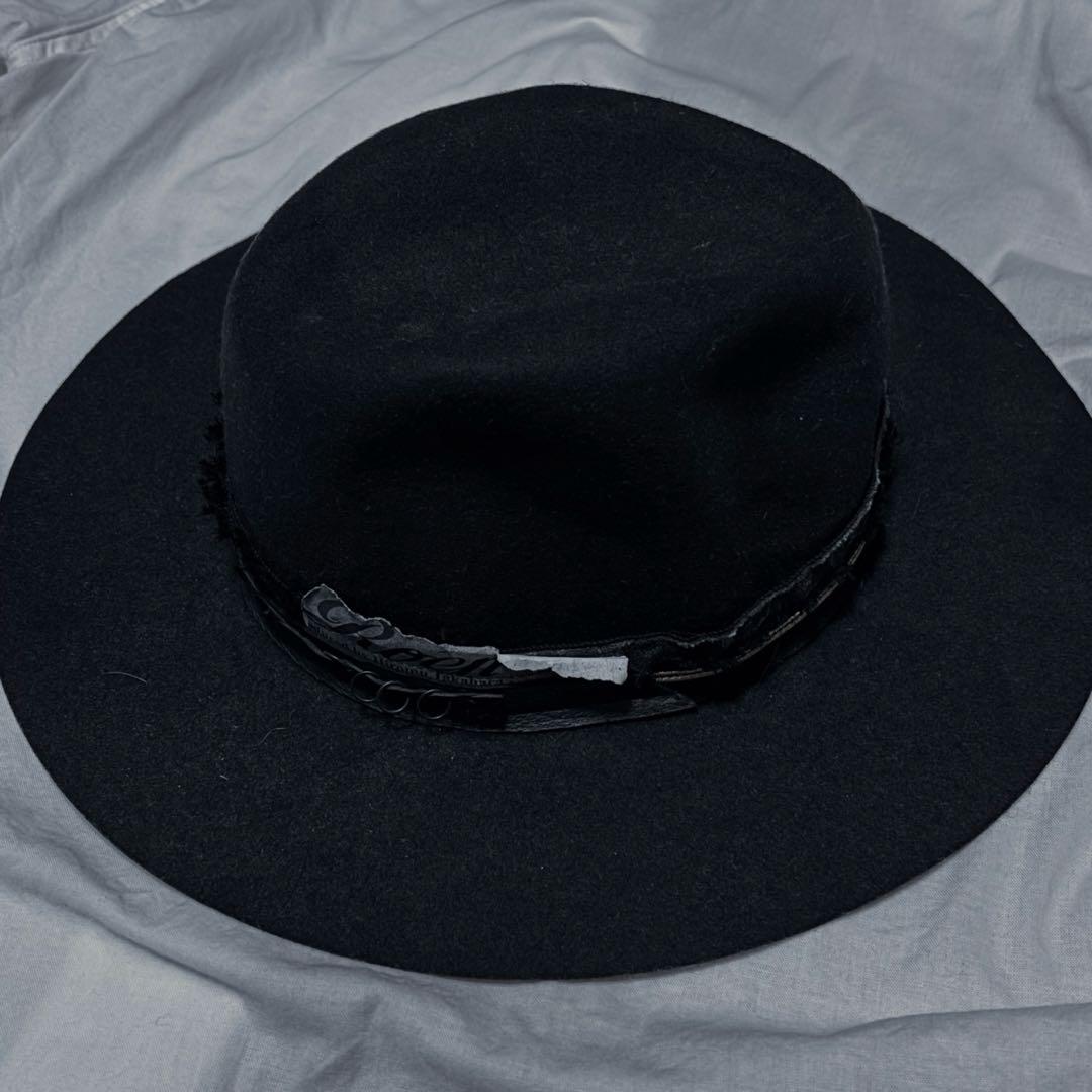 hyde着 Roen feather hat