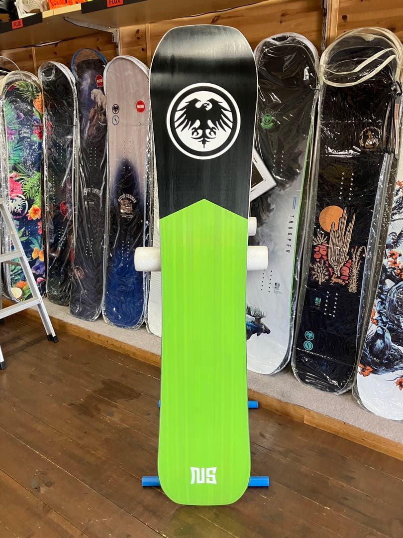 【中古】25-26 NEVER SUMMER TROOPER 154