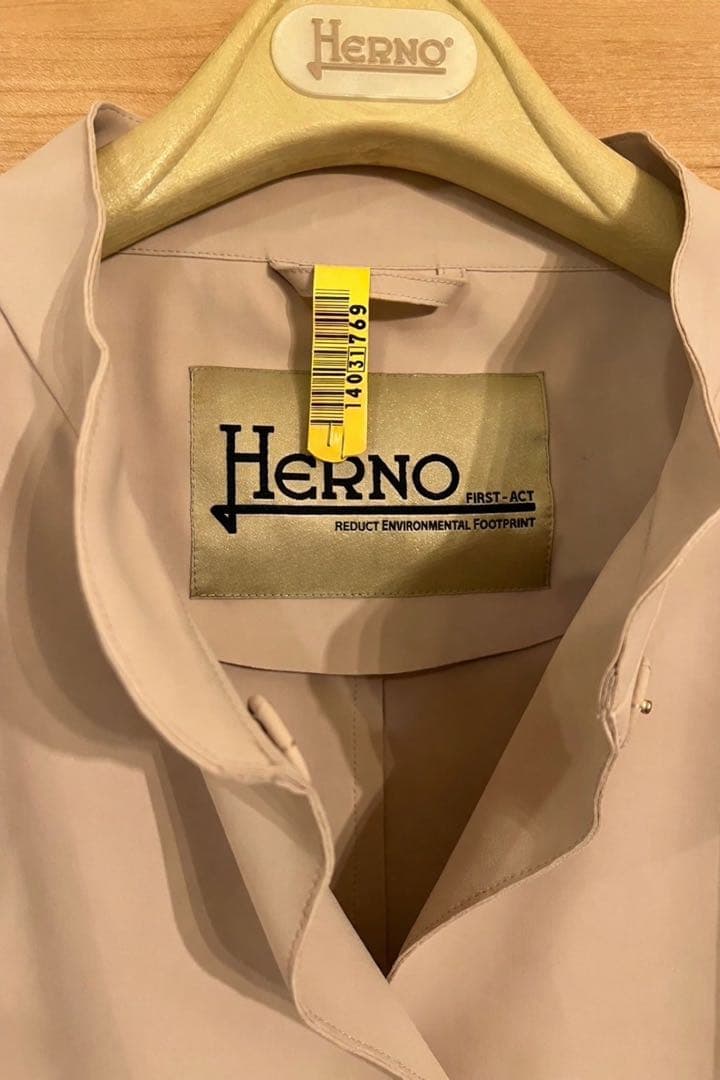 ヘルノ　HERNO ジャケット　モンクレール　スプリングジャケット